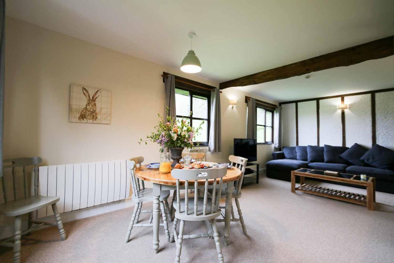 Lake Cottages At Cwm Chwefru Llanafan-fawr Bagian luar foto