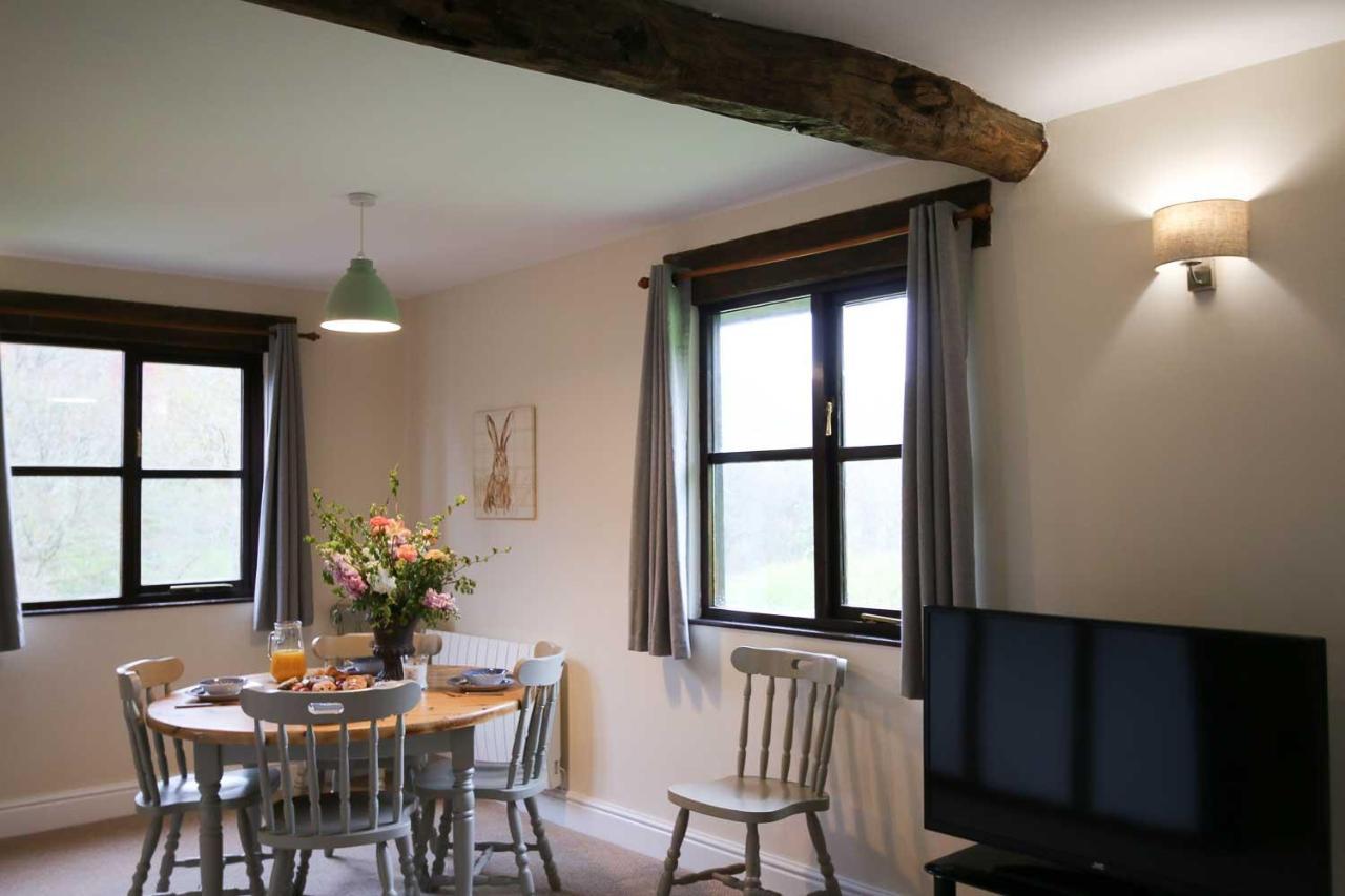 Lake Cottages At Cwm Chwefru Llanafan-fawr Bagian luar foto