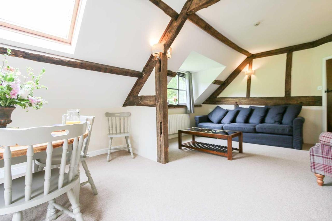 Lake Cottages At Cwm Chwefru Llanafan-fawr Bagian luar foto