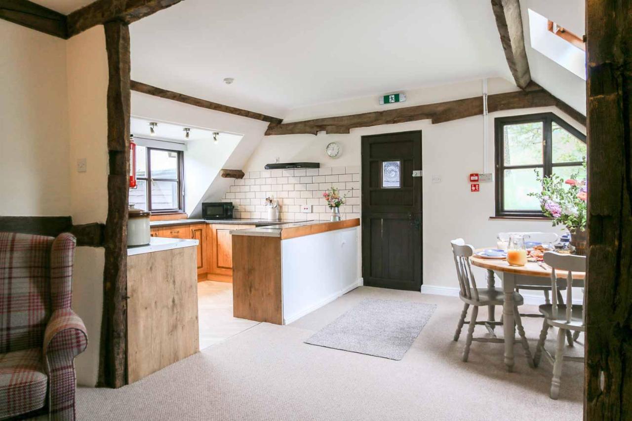 Lake Cottages At Cwm Chwefru Llanafan-fawr Bagian luar foto