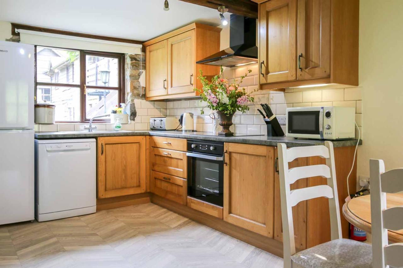 Lake Cottages At Cwm Chwefru Llanafan-fawr Bagian luar foto
