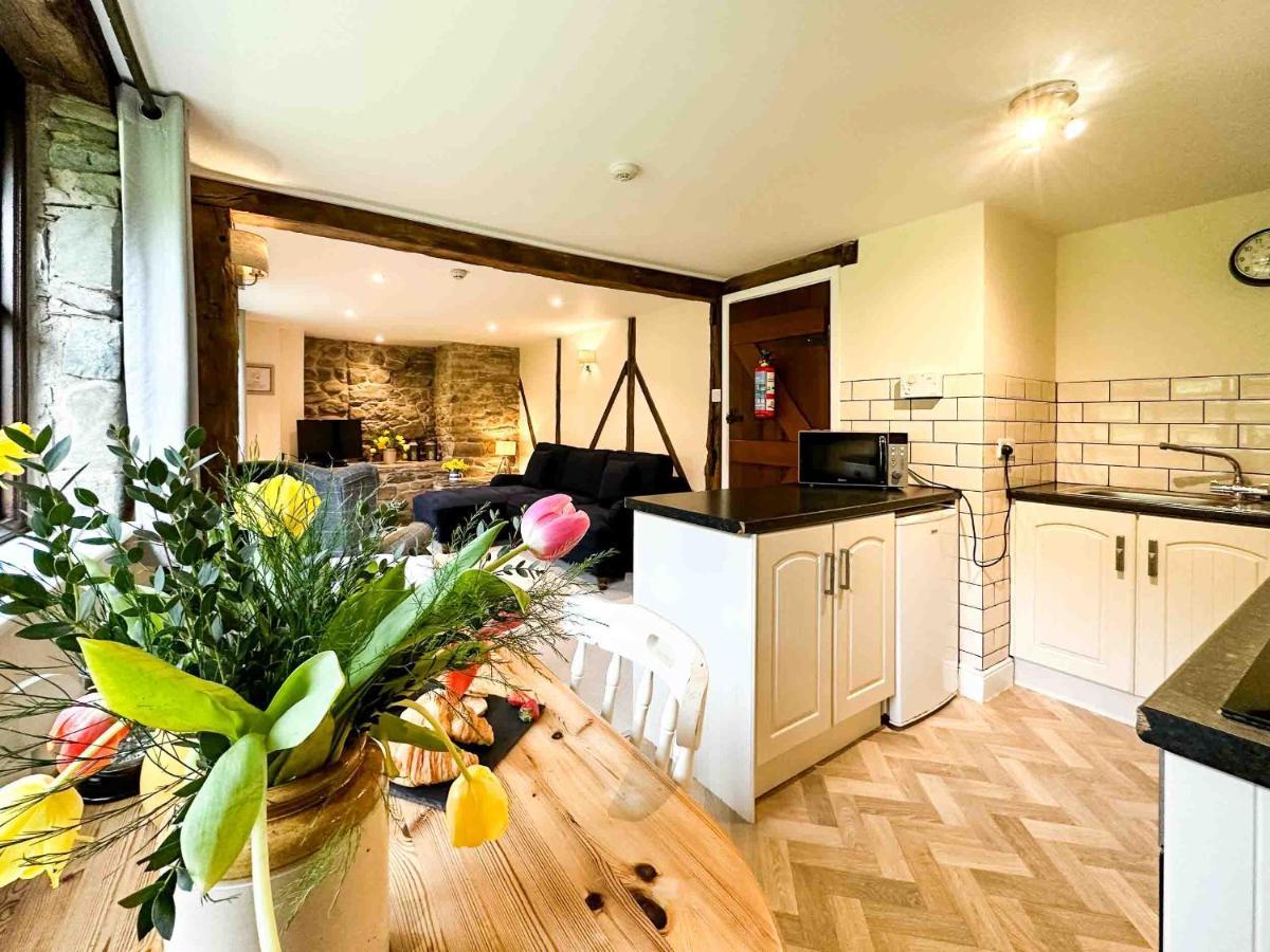Lake Cottages At Cwm Chwefru Llanafan-fawr Bagian luar foto